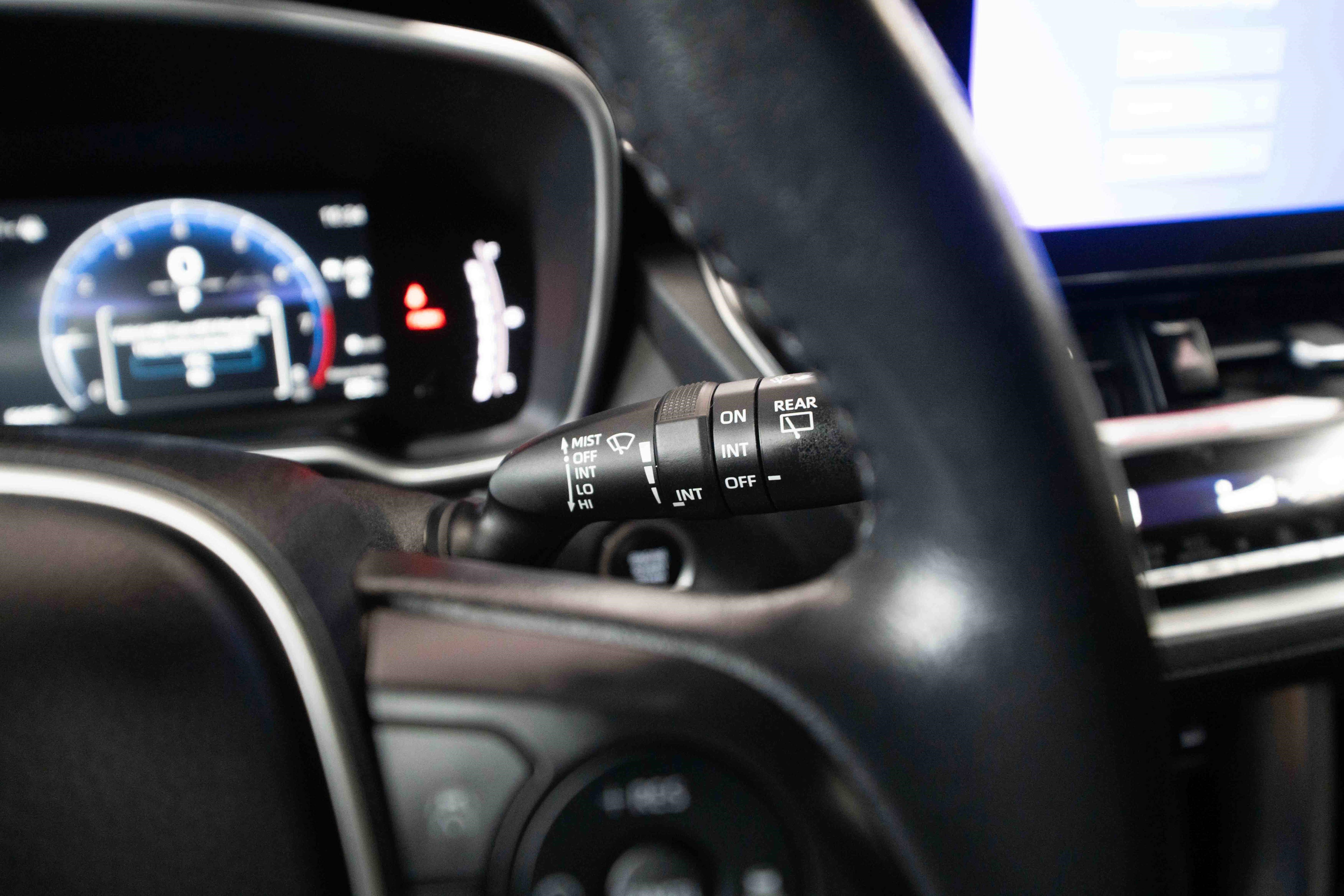 Used 2023 Toyota Corolla Cross XLE image 14