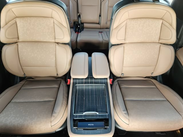 New 2027 Lincoln Navigator Black Label AWD/4WD image 14