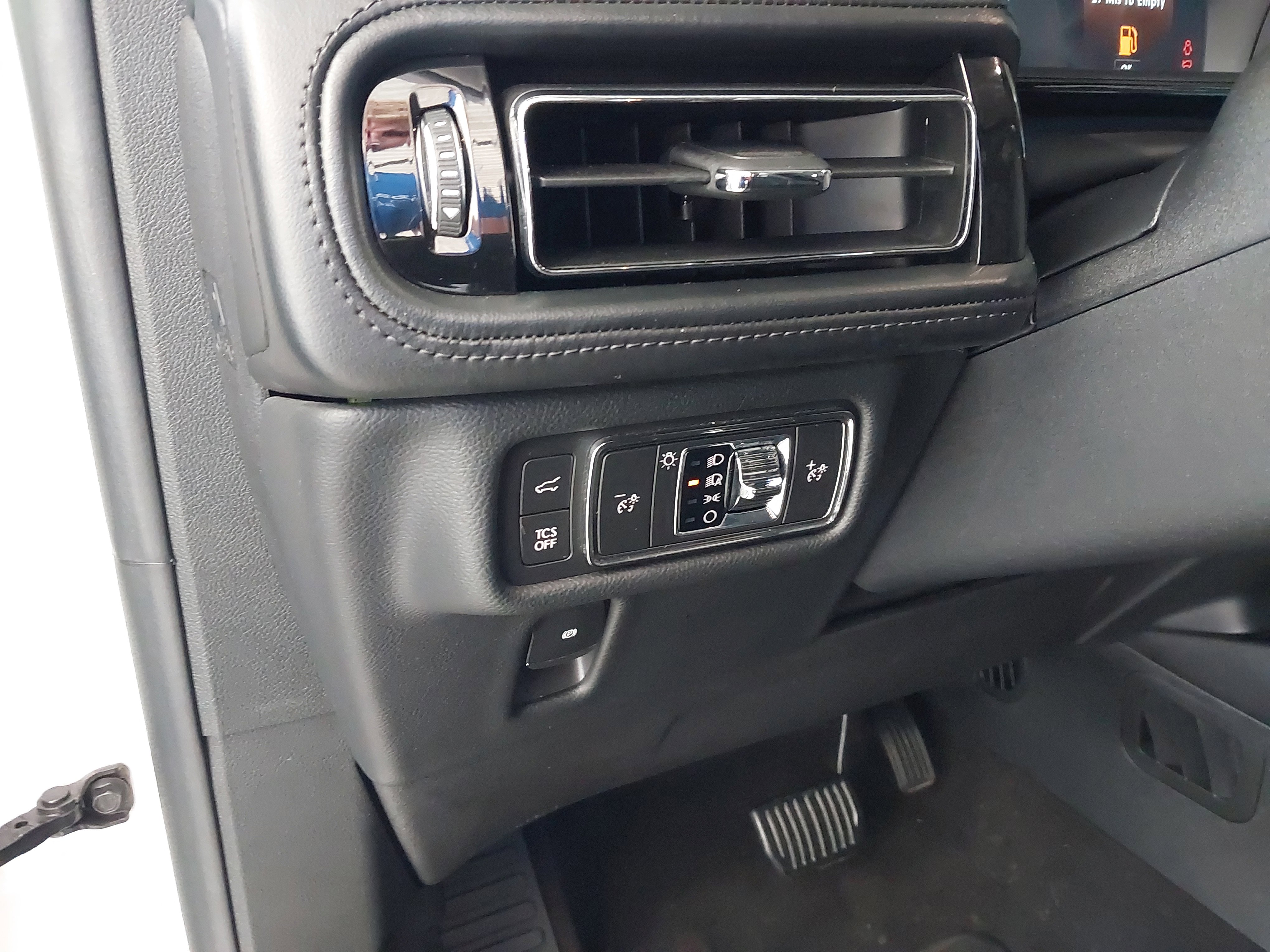 Used 2021 Lincoln Nautilus Reserve w/ Cargo Utility Package image 24