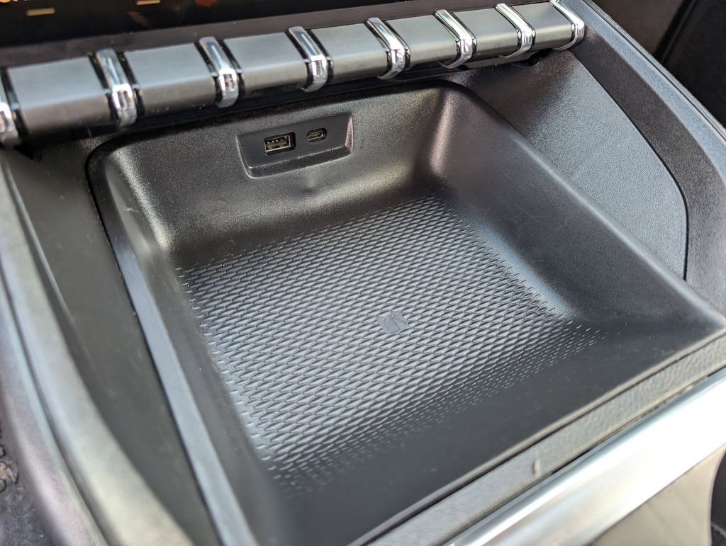 Used 2025 GMC Terrain Elevation image 30