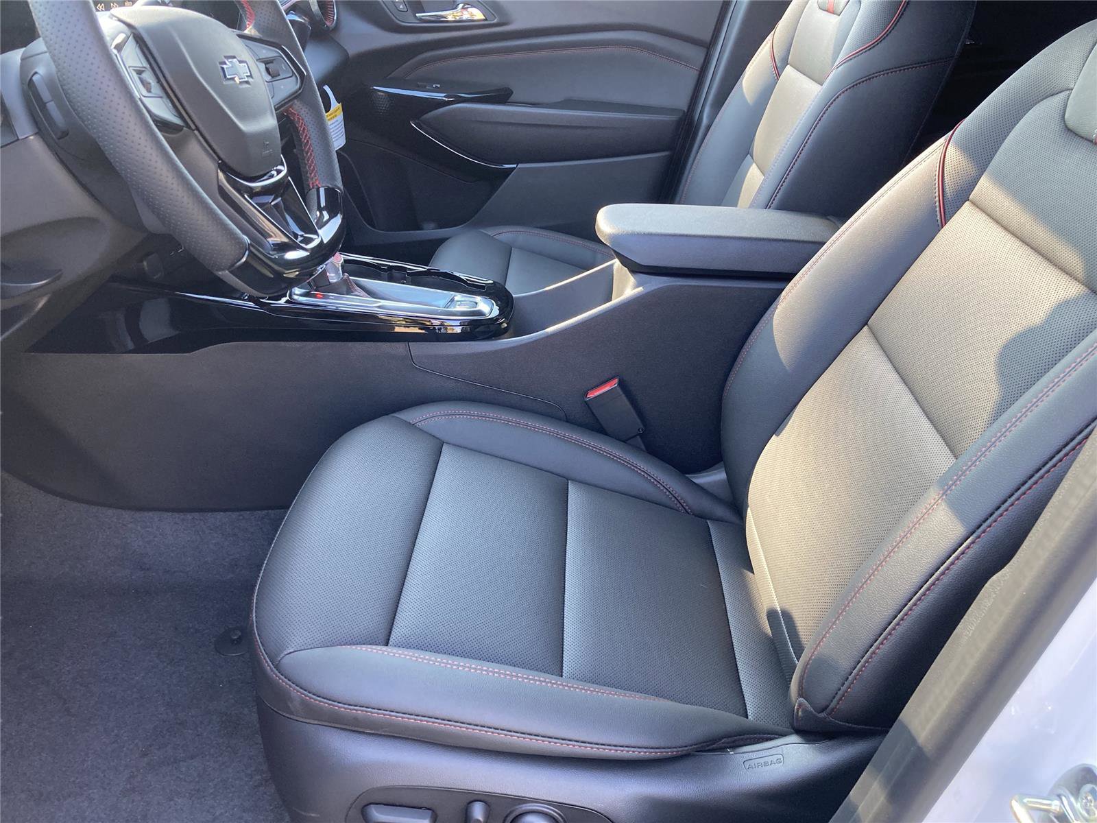 New 2026 Chevrolet Trax RS w/ Sunroof Package image 21