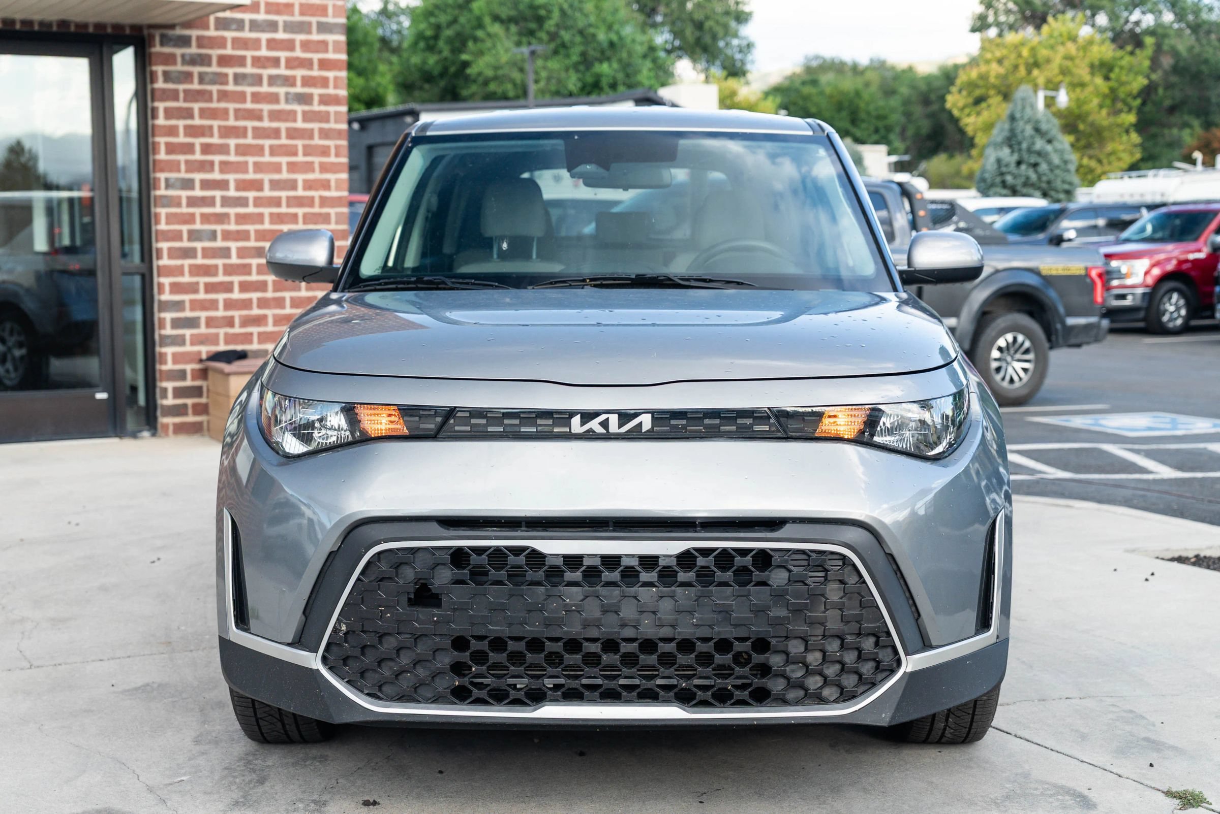 Used 2023 Kia Soul LX w/ Option Group 015 FWD image 2