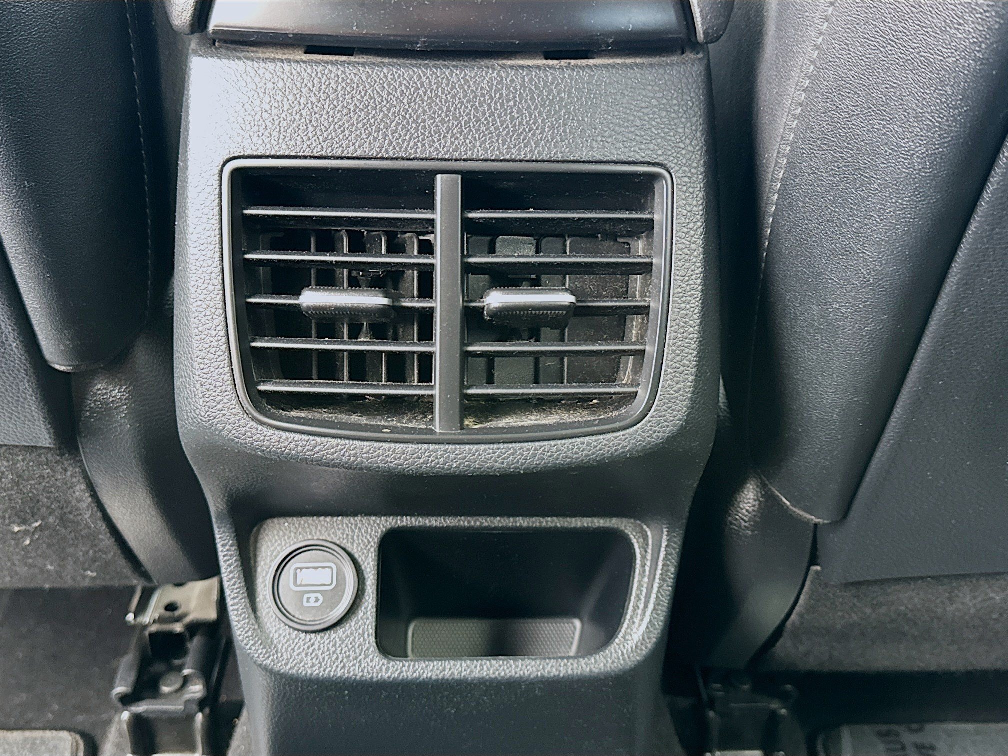 Used 2023 Kia Seltos S w/ Navigation Package FWD image 16