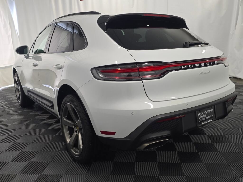 Certified 2025 Porsche Macan image 3