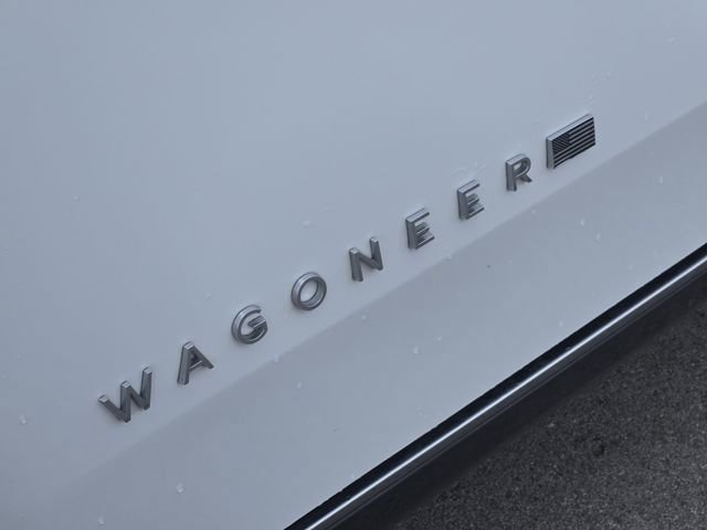 Used 2022 Jeep Wagoneer Series III w/ Premium Group I AWD/4WD image 11