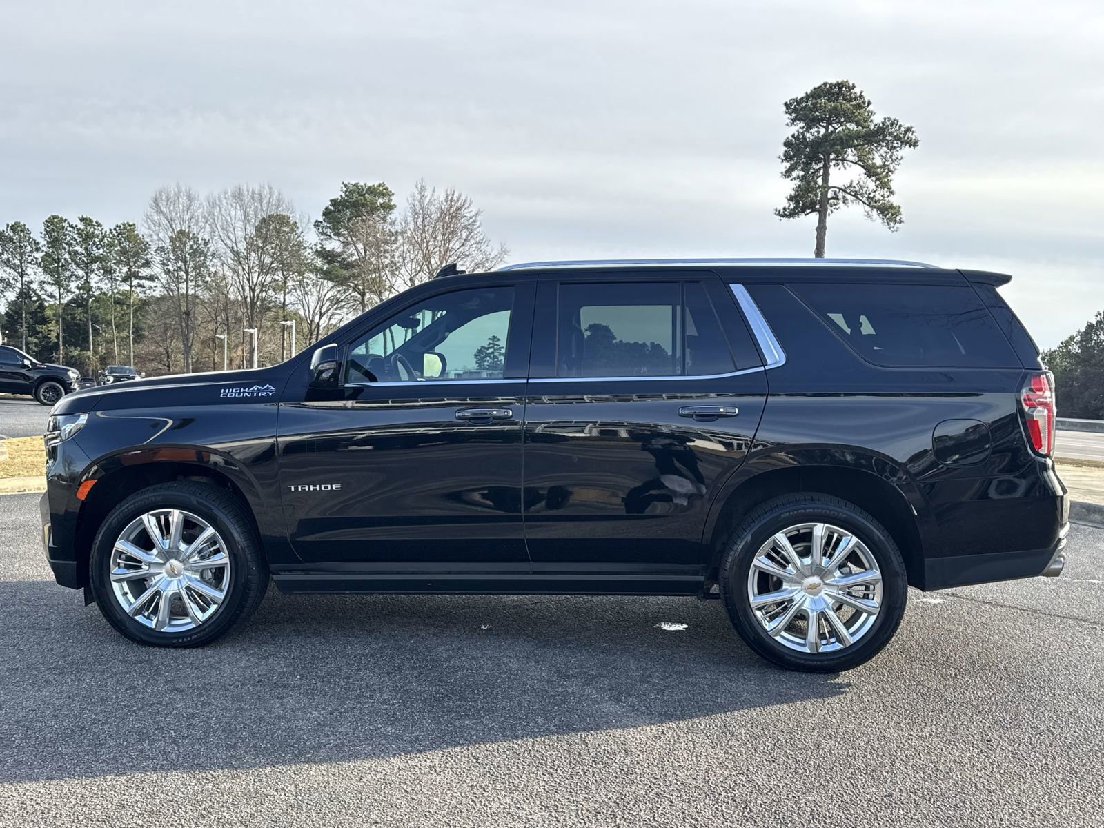 Used 2023 Chevrolet Tahoe High Country w/ Premium Package 2 image 6