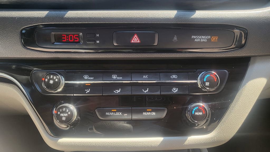 Used 2018 Kia Sedona L image 33