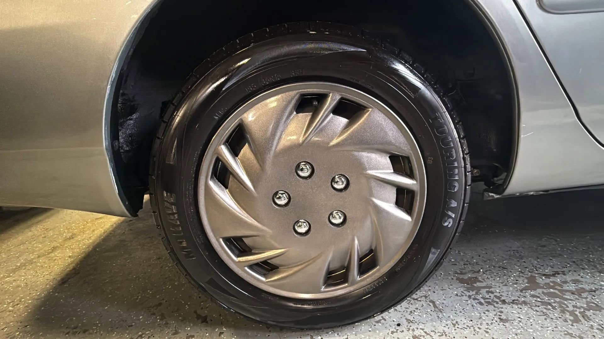 Used 2004 Toyota Corolla LE image 14