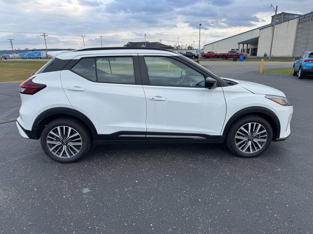 Used 2024 Nissan Kicks SR image 6