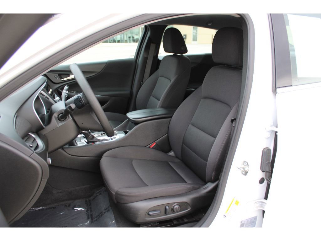 Used 2024 Chevrolet Malibu LT image 11