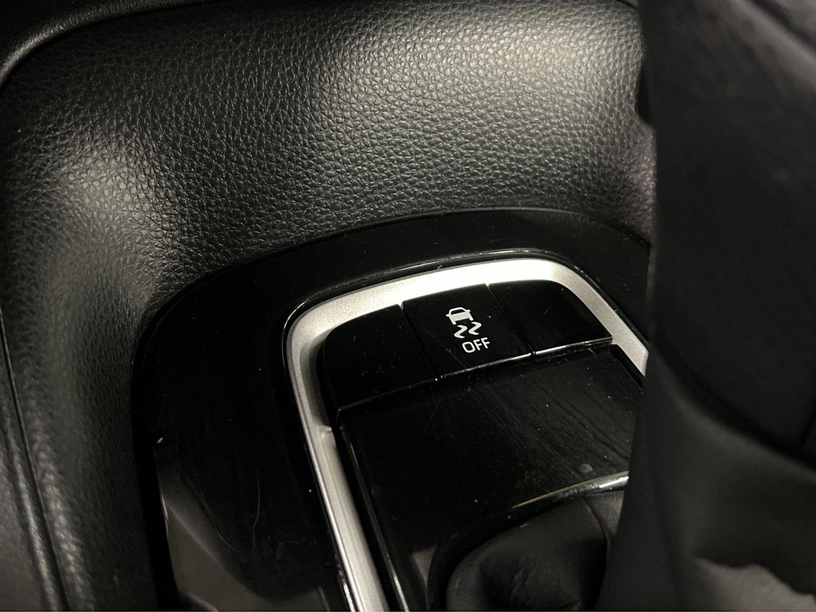 Used 2021 Toyota Corolla LE image 26