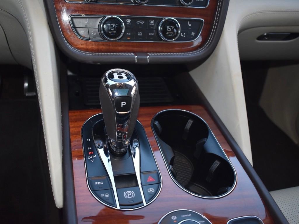 Used 2021 Bentley Bentayga AWD/4WD image 22