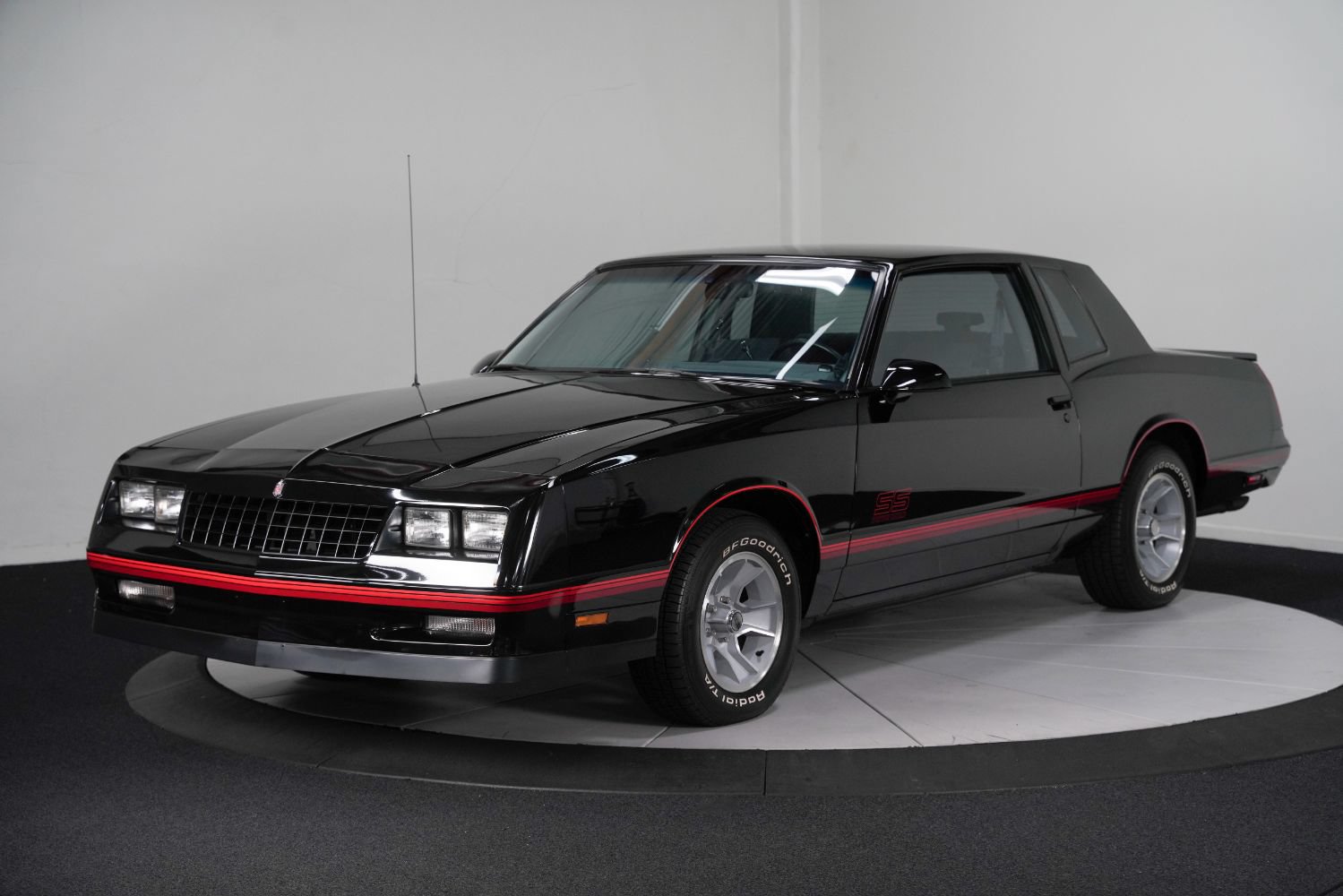 Used 1988 Chevrolet Monte Carlo SS RWD image 5