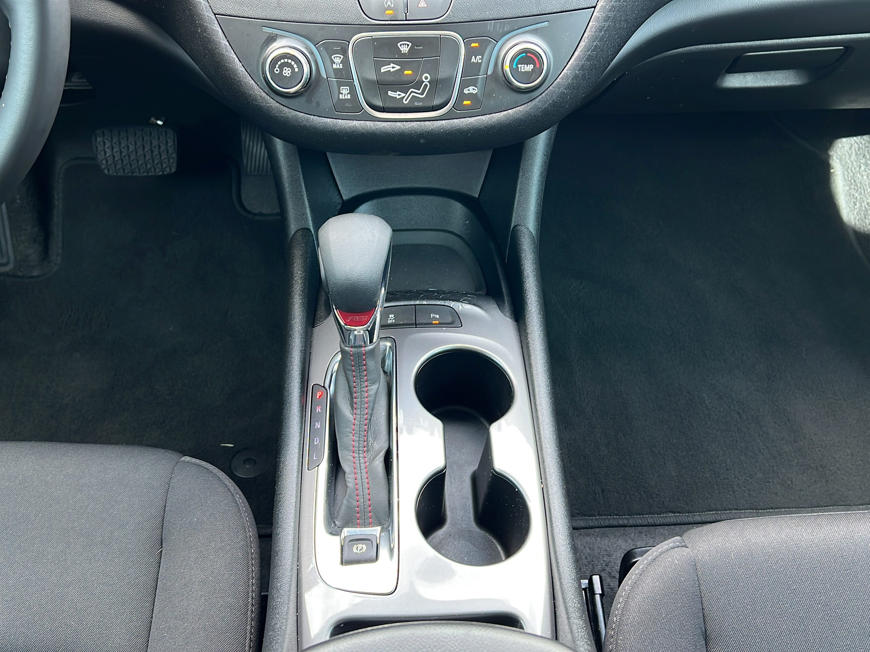 Used 2024 Chevrolet Malibu RS FWD image 17