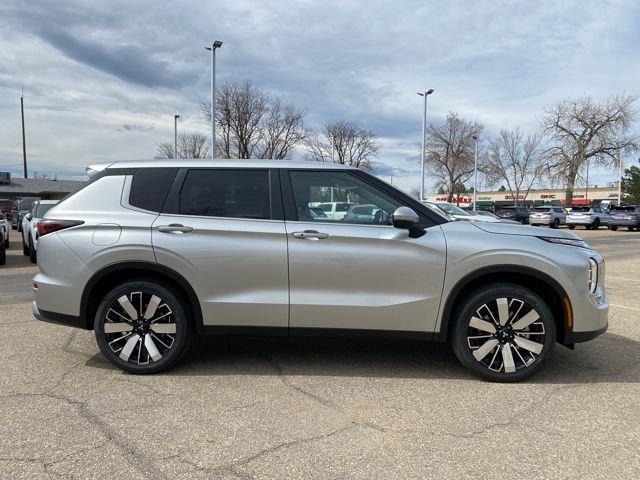 New 2026 Mitsubishi Outlander SE image 7