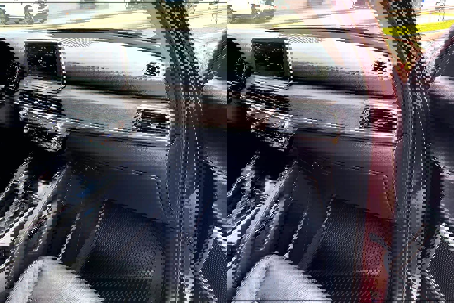 Used 2020 Kia Telluride EX w/ EX Premium Package image 19