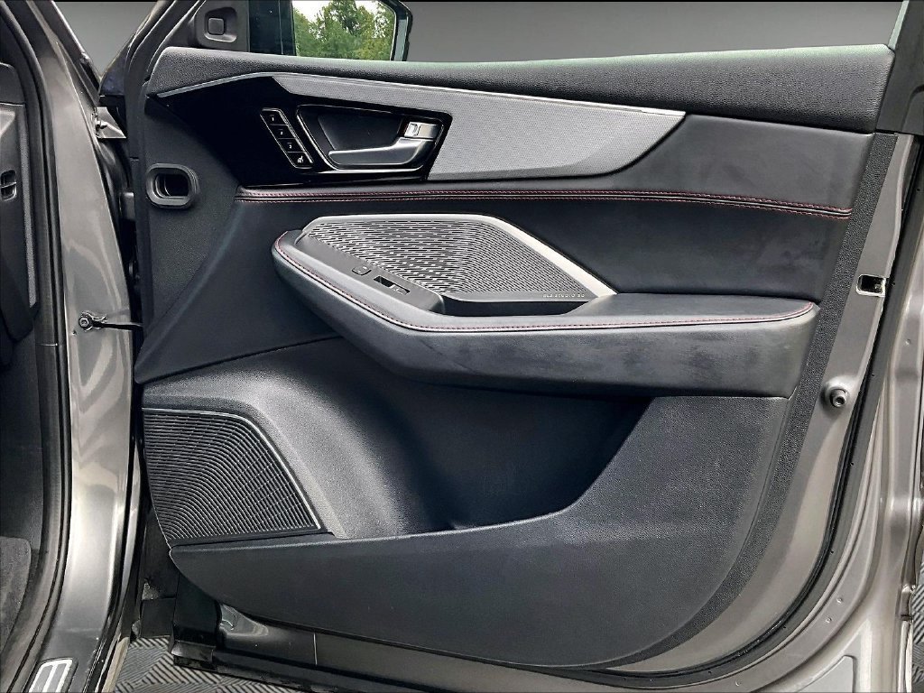 Used 2022 Acura MDX A-Spec AWD/4WD image 12