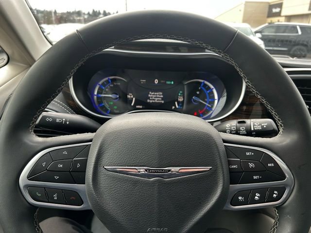 Used 2023 Chrysler Pacifica Limited image 14