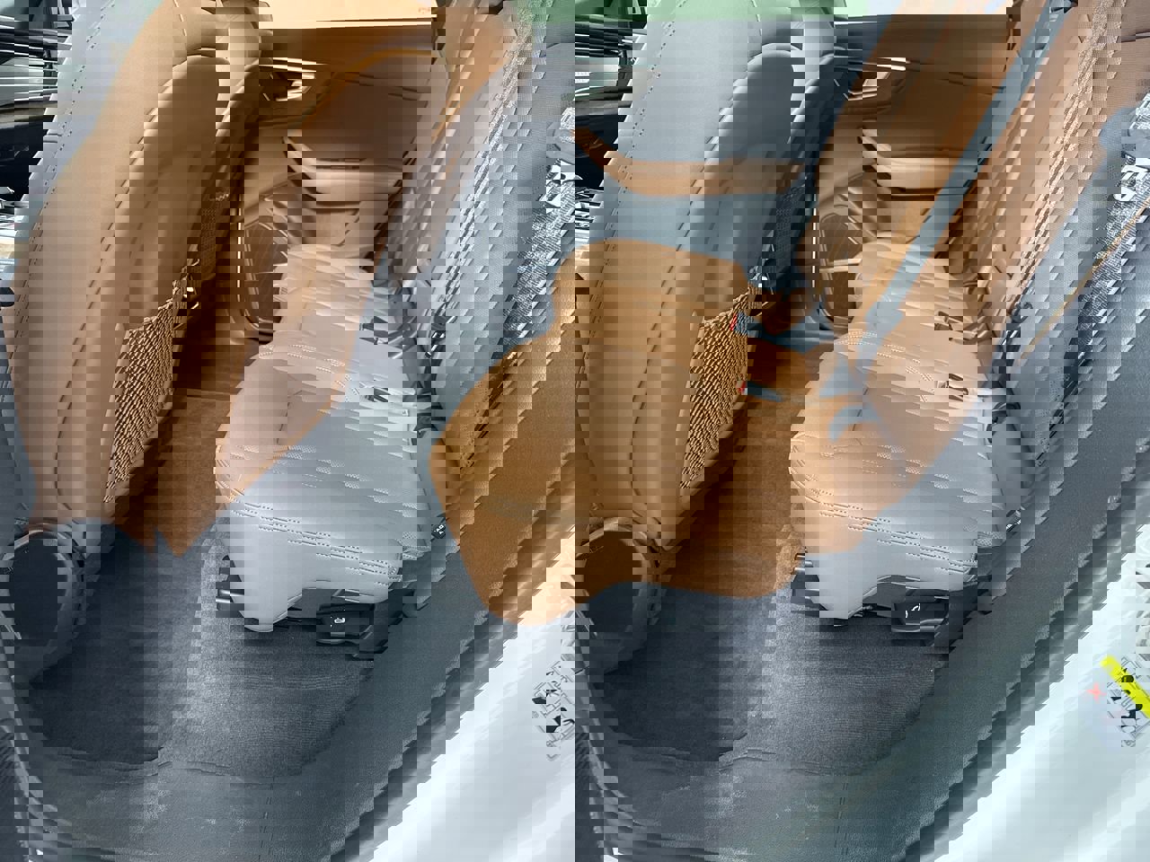 Used 2025 Audi Q8 Premium Plus w/ Premium Plus Package image 29