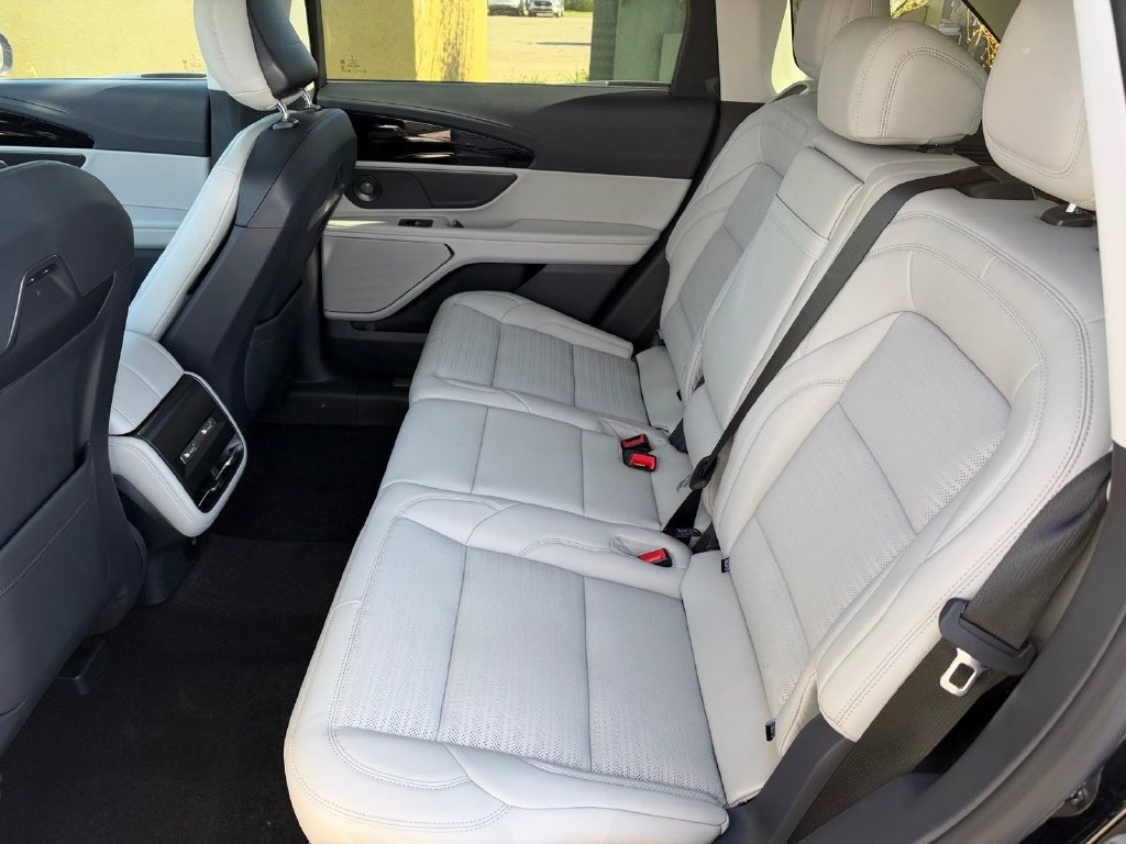 New 2026 Lincoln Nautilus Reserve w/ Jet Appearance Package AWD/4WD image 10