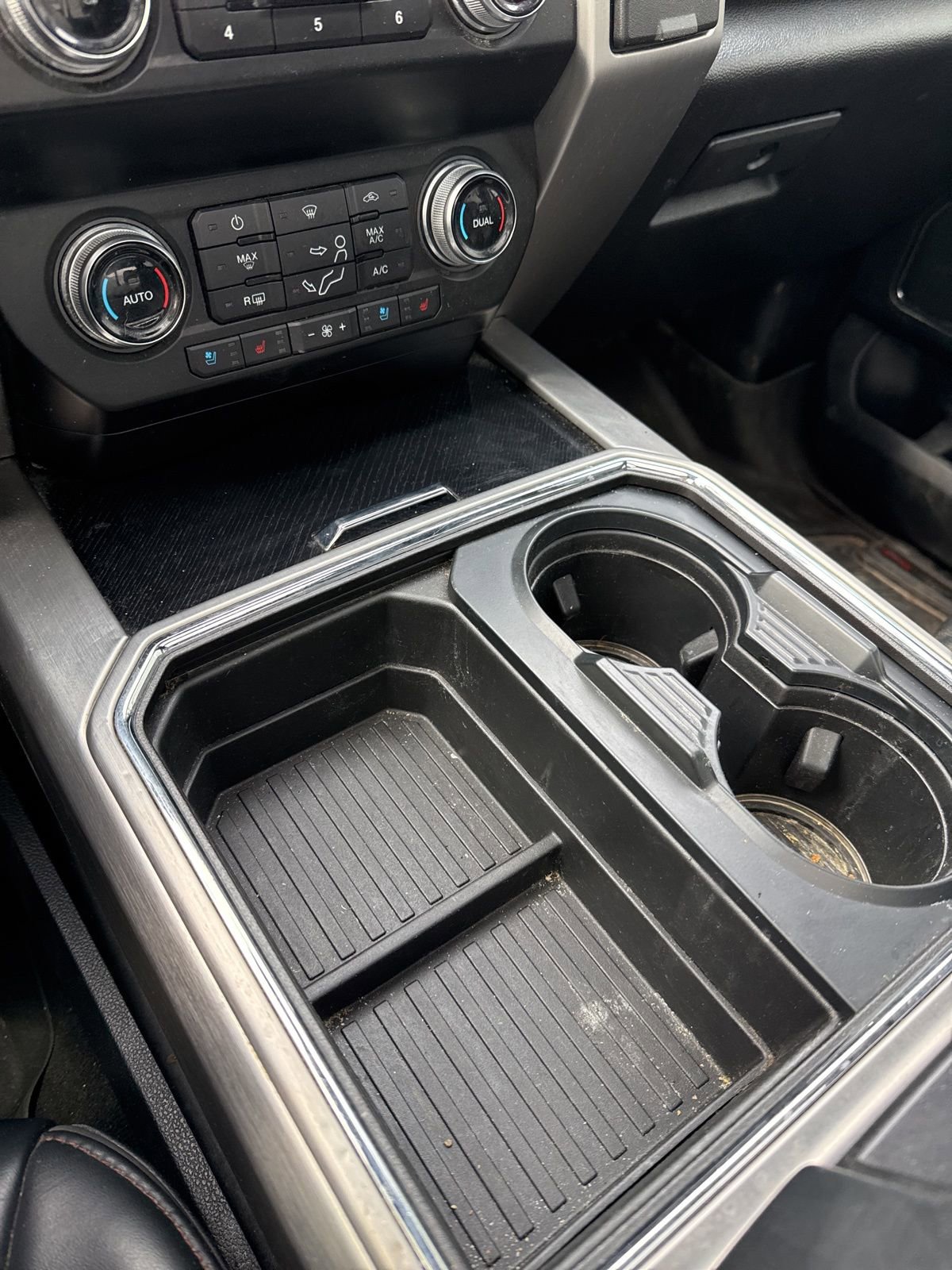 Used 2020 Ford F350 Platinum w/ FX4 Off-Road Package image 36