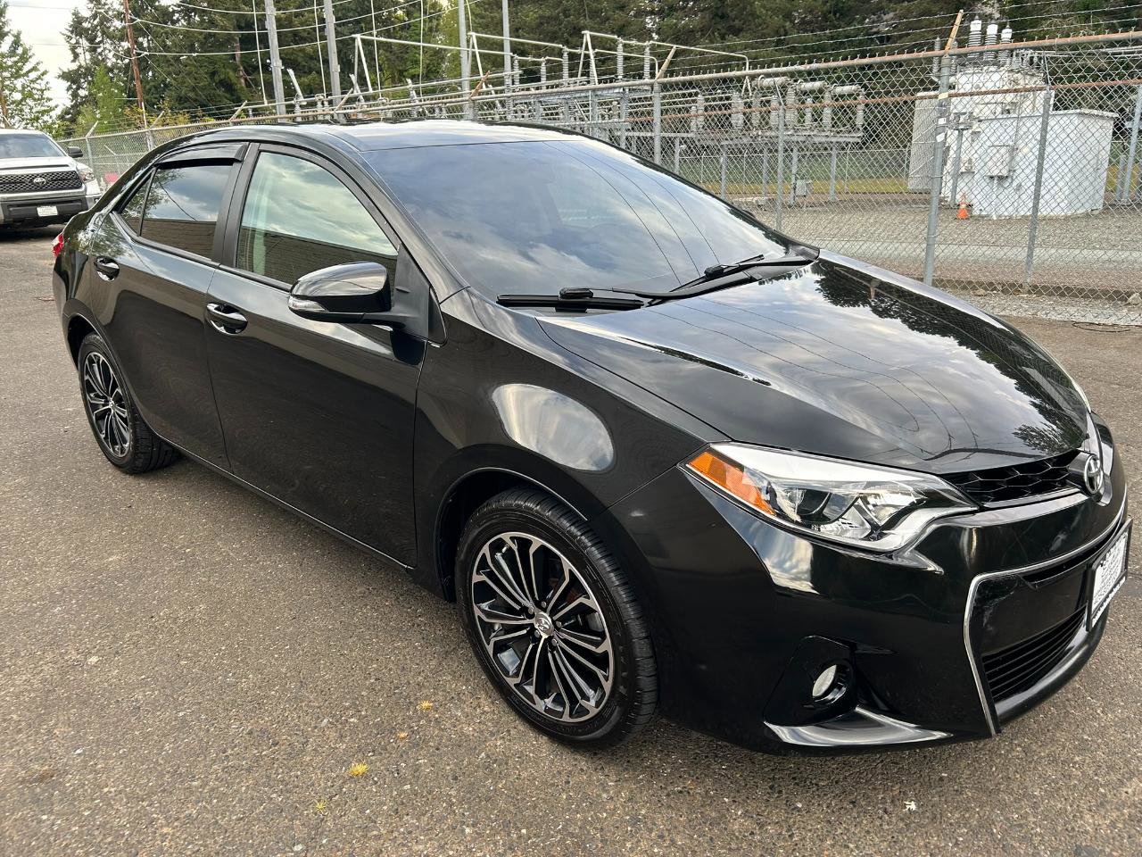 Used 2015 Toyota Corolla S FWD image 3
