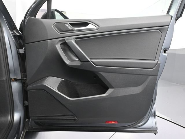 Used 2019 Volkswagen Tiguan SEL Premium R-Line FWD image 42