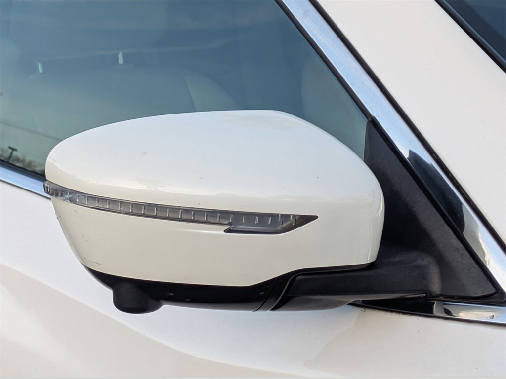 Used 2015 Nissan Rogue SL w/ SL Premium Package image 11