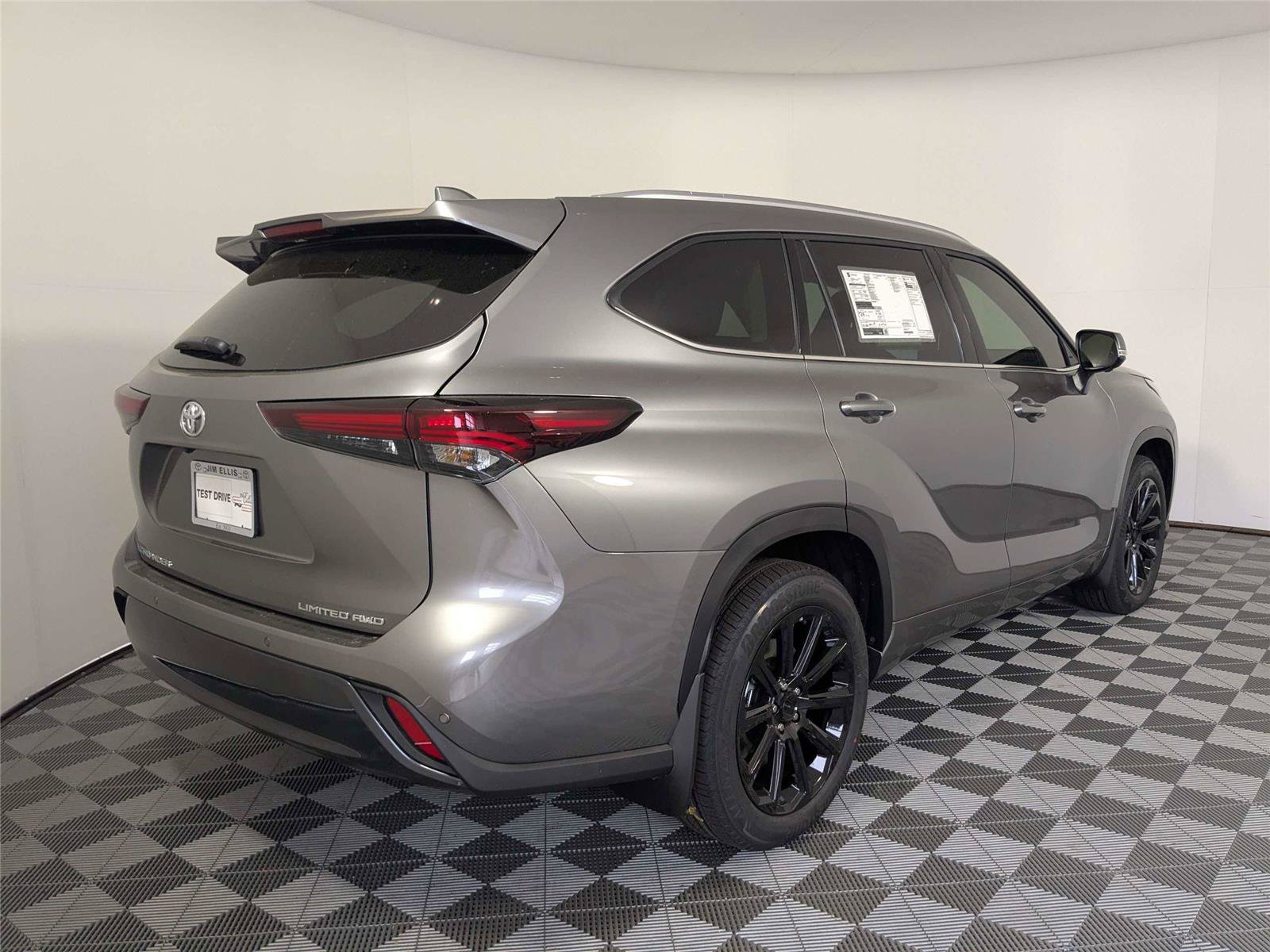 Certified 2026 Toyota Highlander Limited AWD/4WD image 5