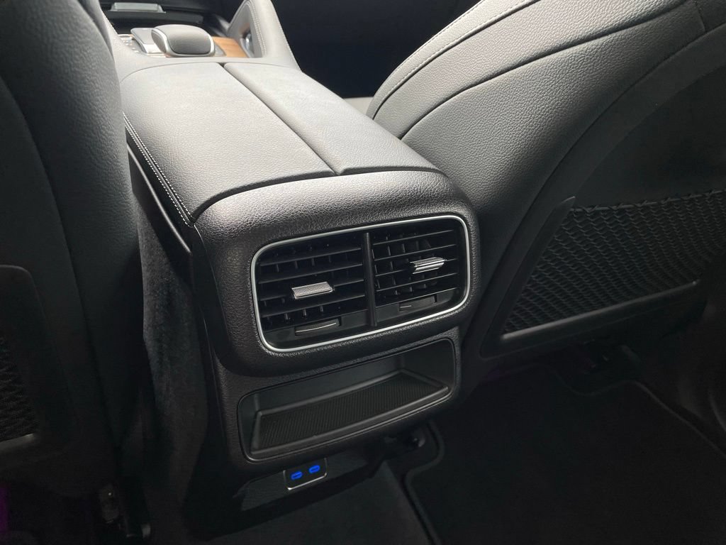 Used 2025 Mercedes-Benz GLE 450 4MATIC w/ Winter Package image 28