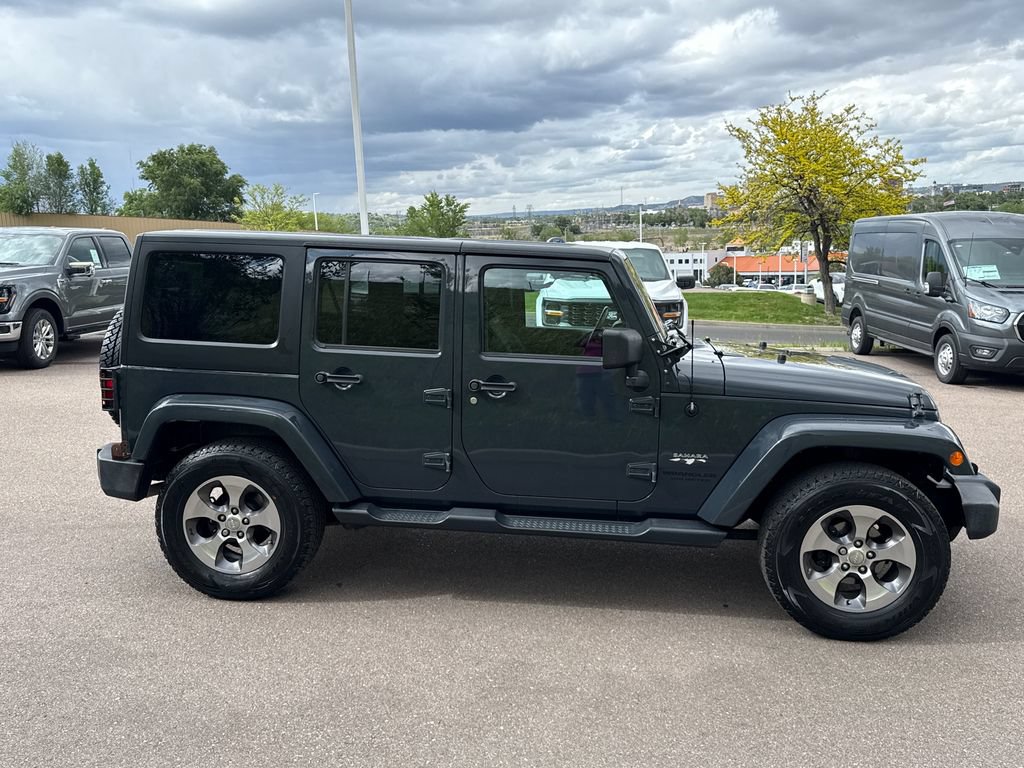 Used 2016 Jeep Wrangler Unlimited Sahara w/ Connectivity Group AWD/4WD image 10