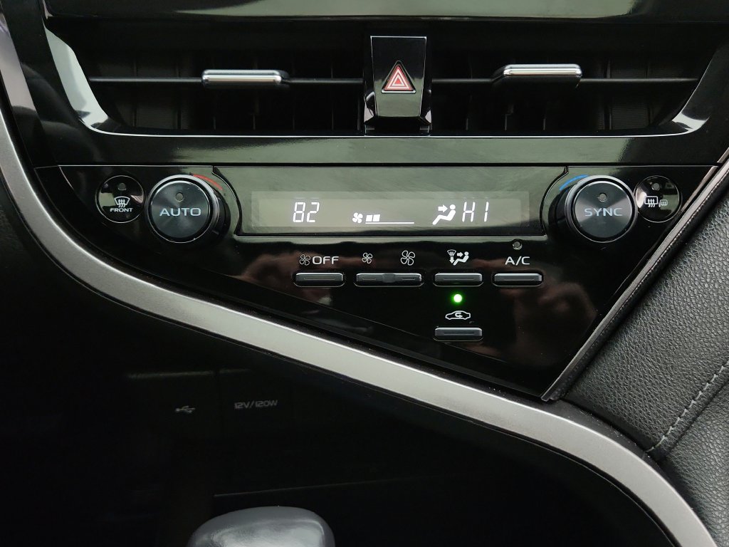 Used 2021 Toyota Camry XSE FWD image 18