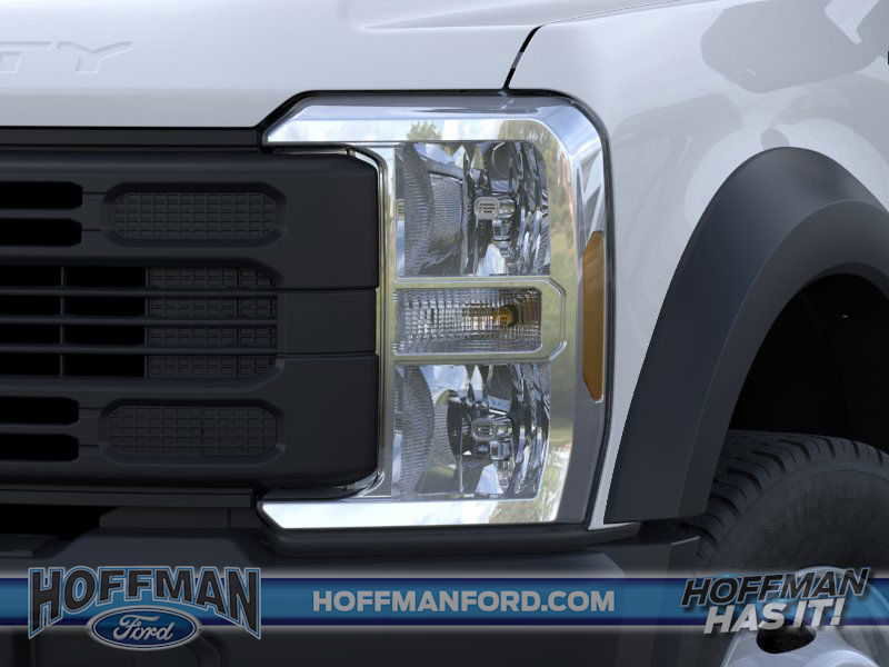 New 2025 Ford F550 4x4 Regular Cab Super Duty image 28