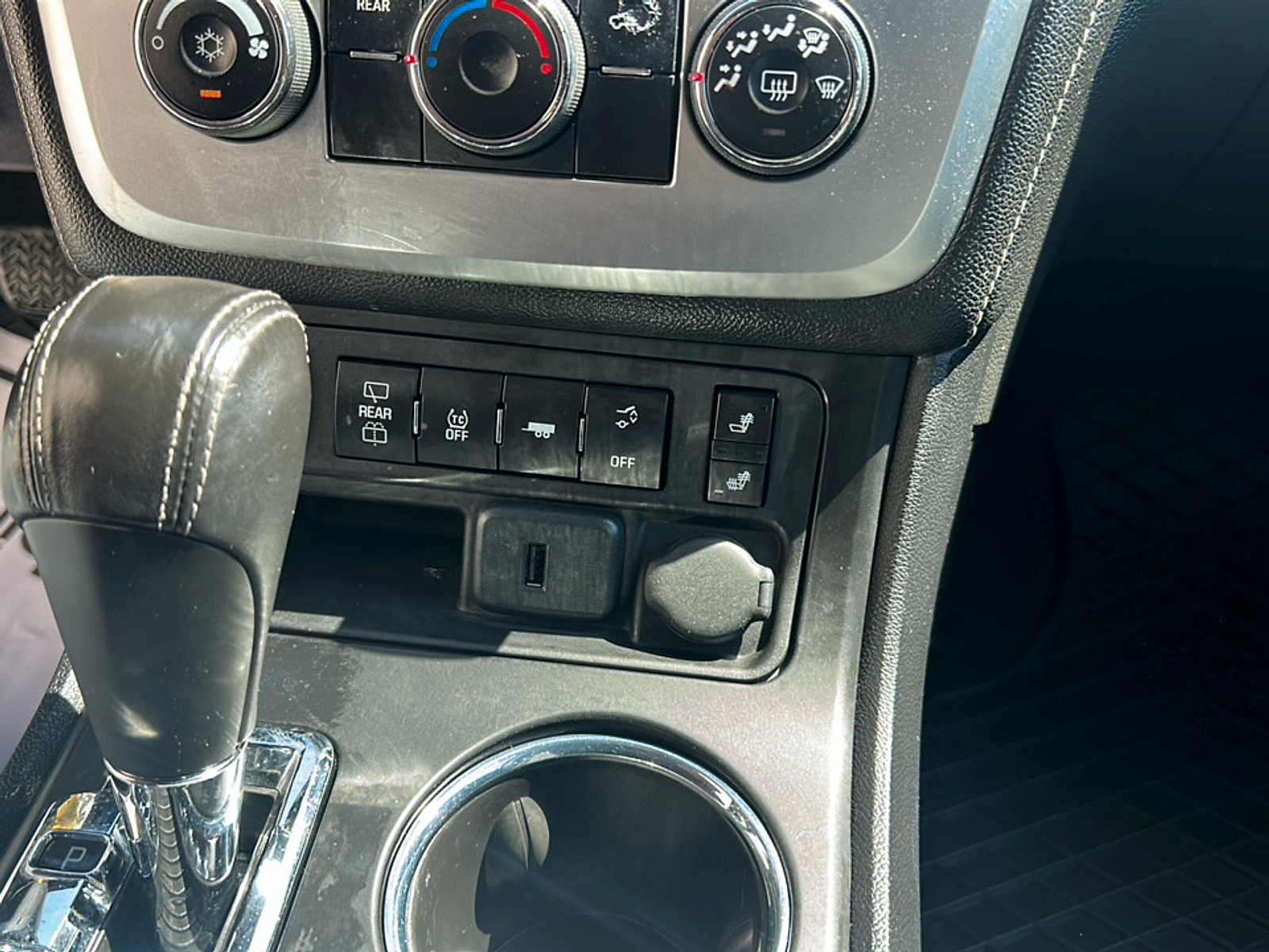 Used 2015 GMC Acadia SLE FWD image 17