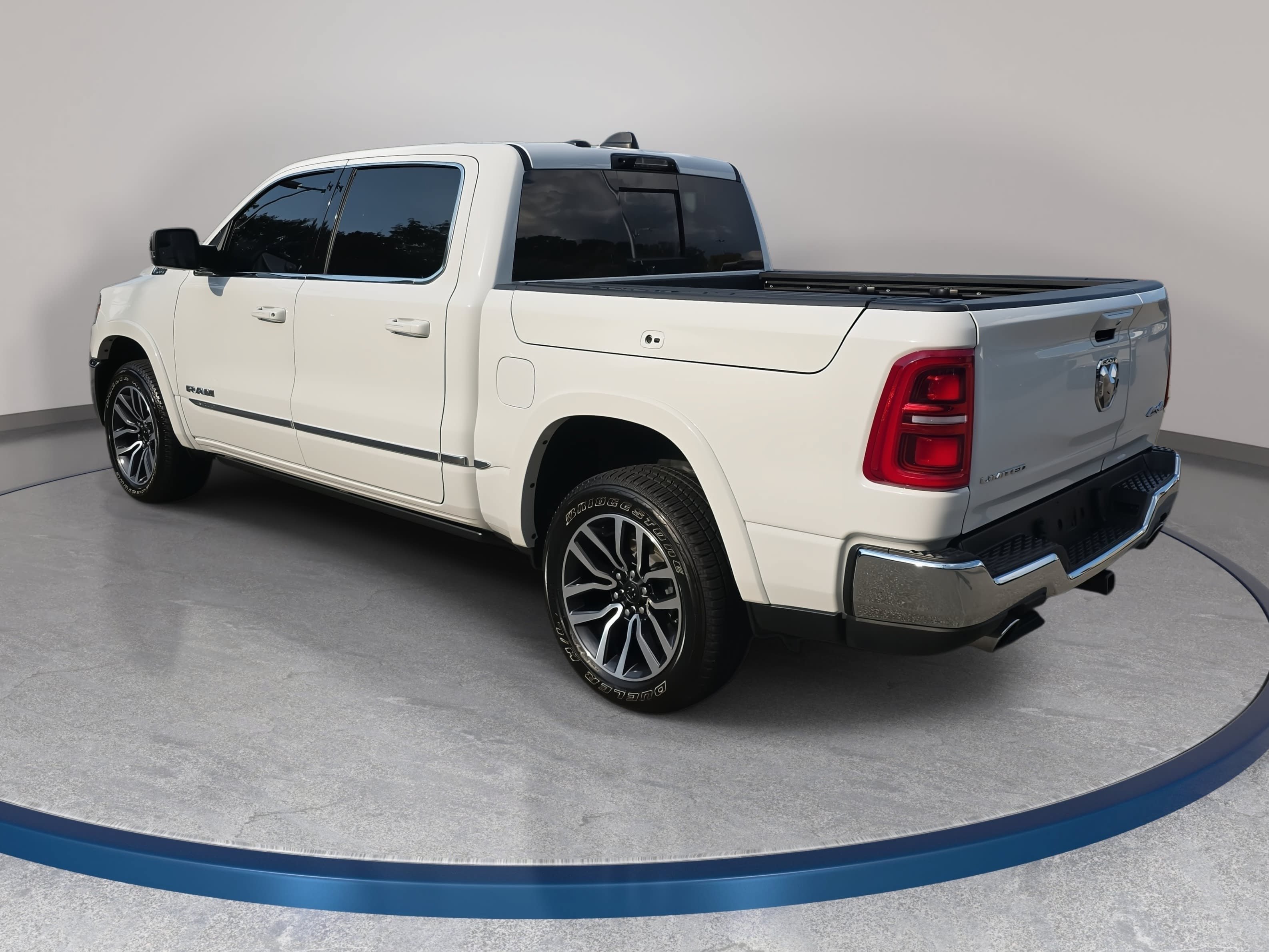 Used 2025 RAM 1500 Limited AWD/4WD image 7