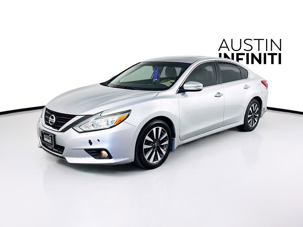 Used 2017 Nissan Altima 2.5 SV w/ Convenience Package image 3
