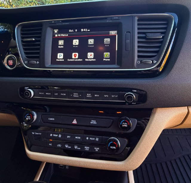 Used 2015 Kia Sedona SX FWD image 25