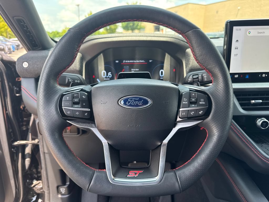 Used 2025 Ford Explorer ST AWD/4WD image 25