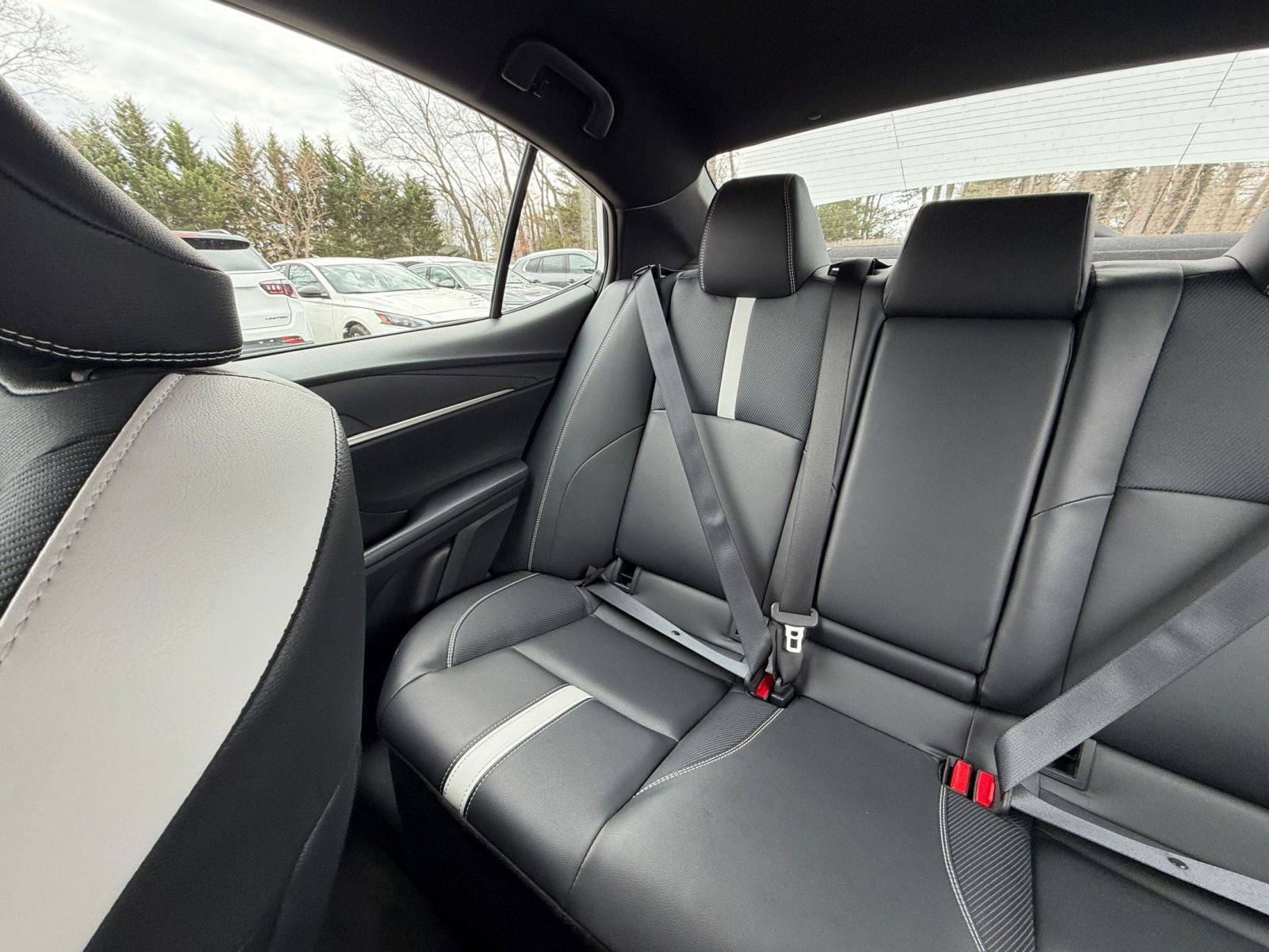 Used 2025 Toyota Camry SE FWD image 38