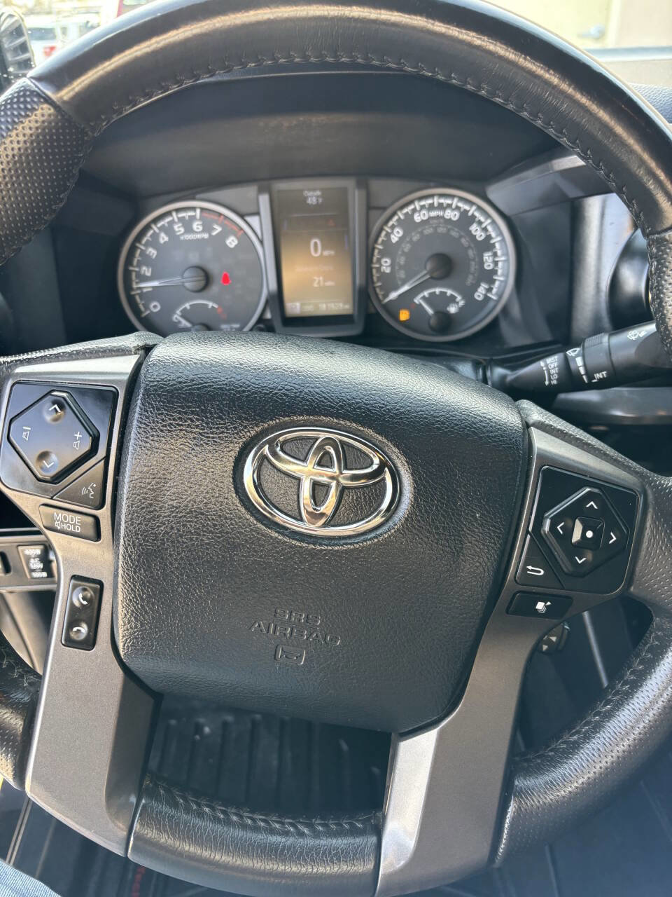 Used 2017 Toyota Tacoma TRD Off-Road w/ Tow Package image 11