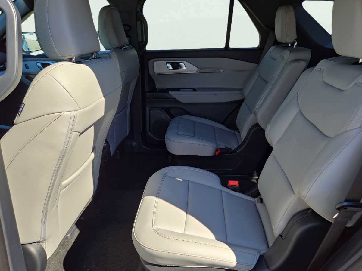 New 2027 Ford Explorer Active RWD image 22