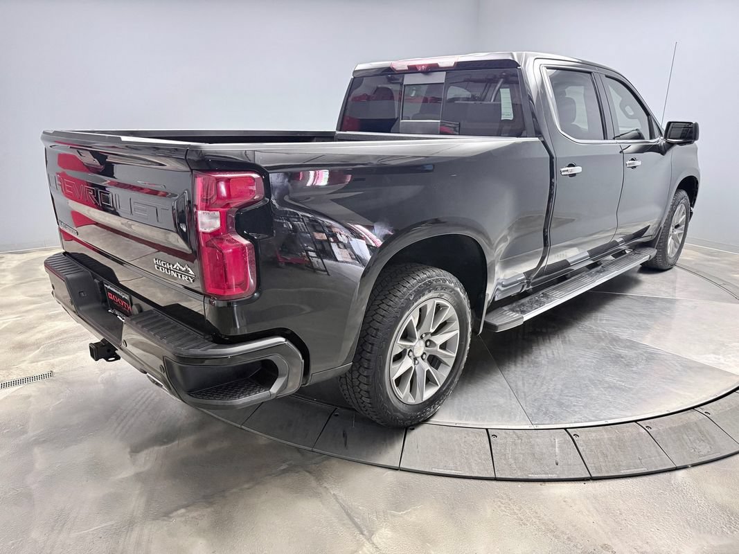 Used 2021 Chevrolet Silverado 1500 High Country w/ Technology Package AWD/4WD image 5