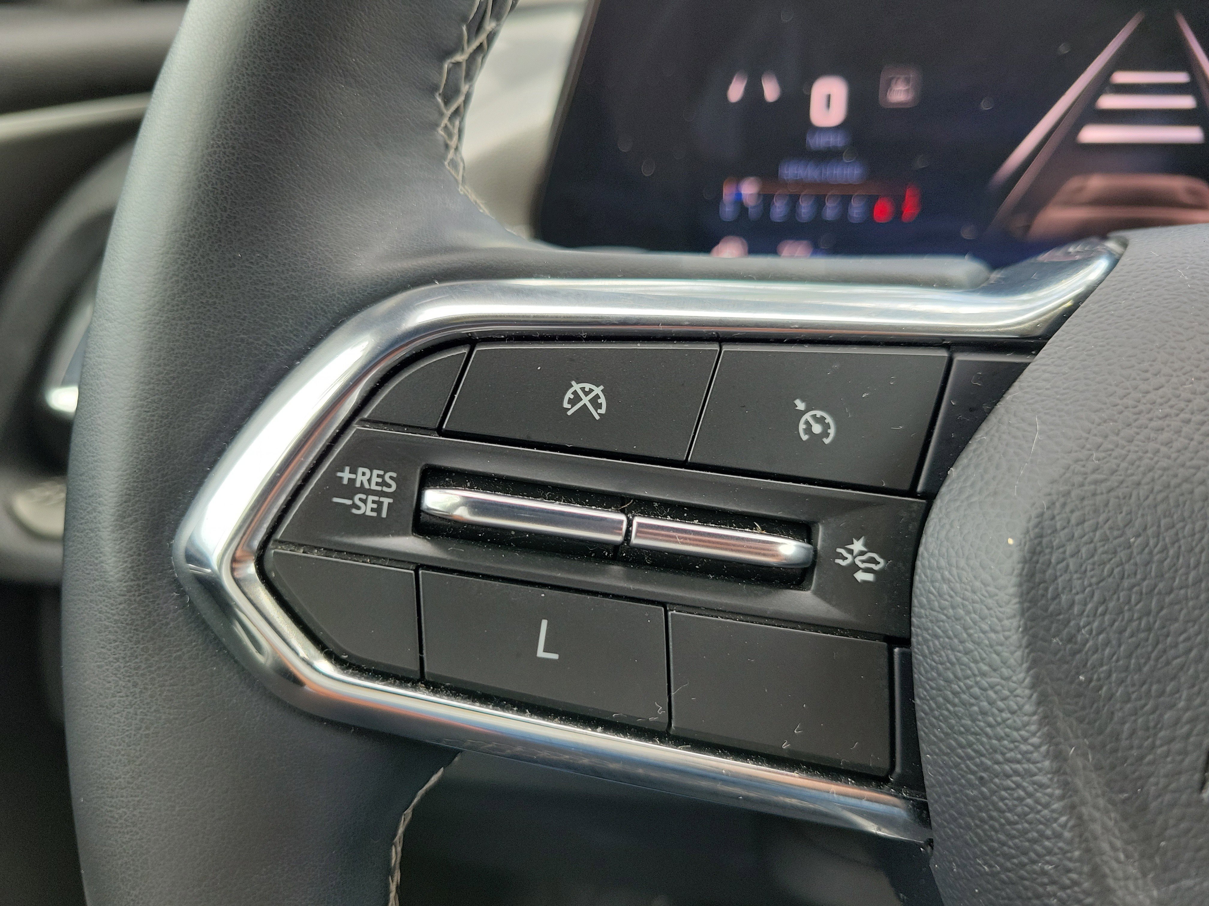 Used 2024 Chevrolet Traverse LS w/ Midnight/Sport Edition FWD image 19