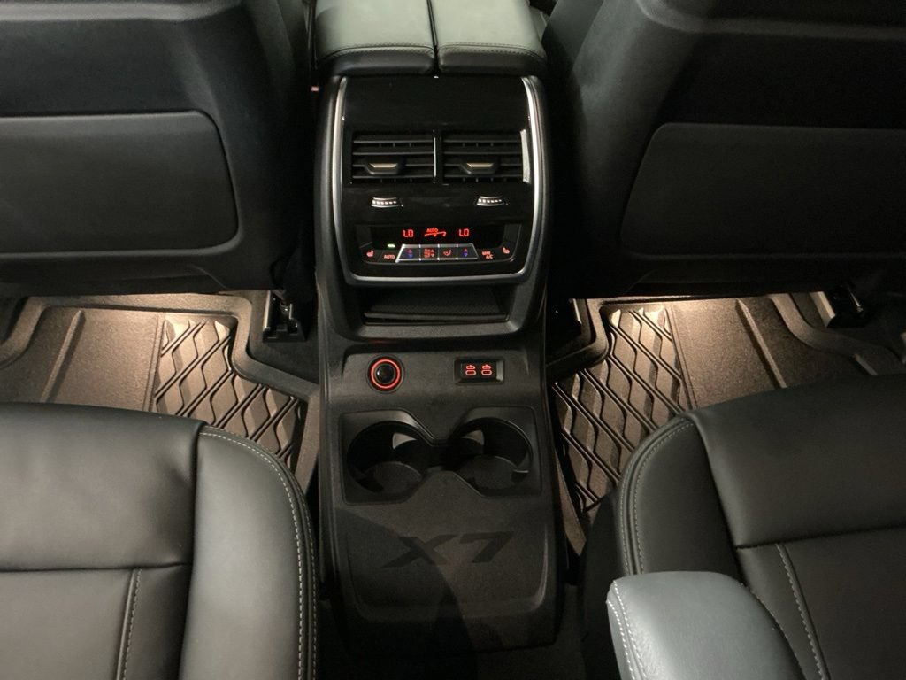 Certified 2025 BMW X7 M60i AWD/4WD image 27