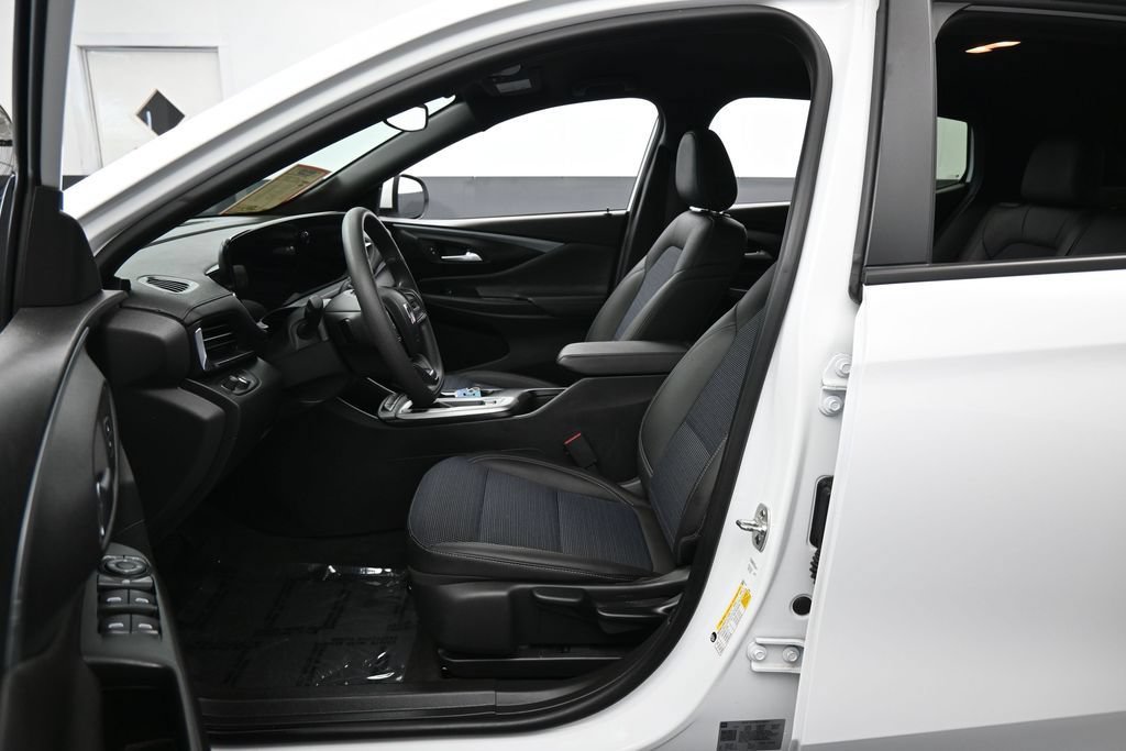 Used 2025 Buick Envista Preferred FWD image 11