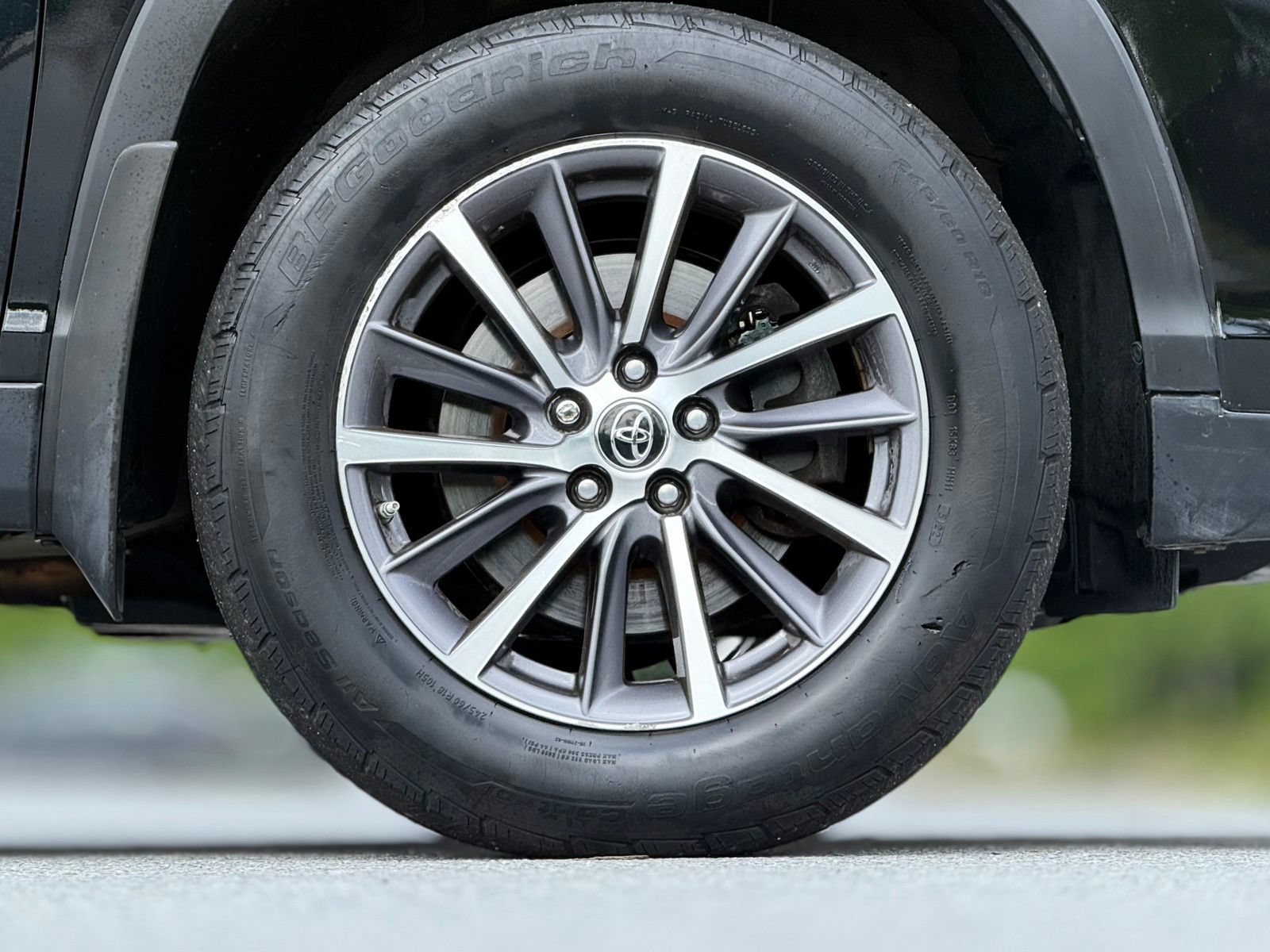 Used 2019 Toyota Highlander XLE AWD/4WD image 21