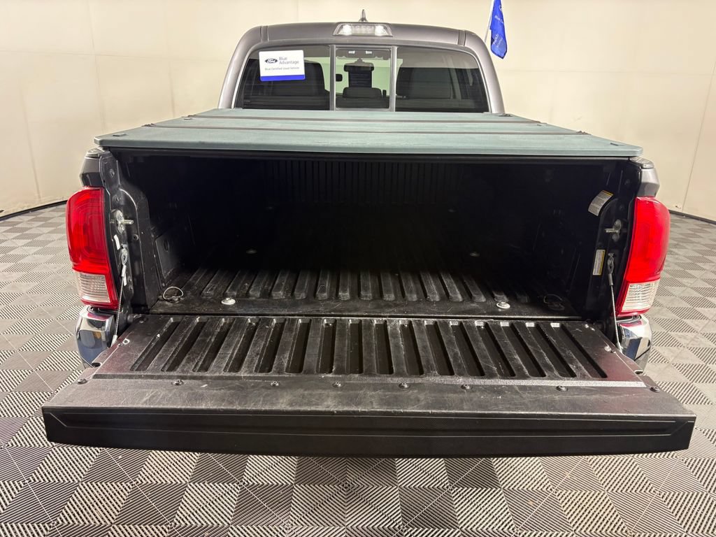 Used 2017 Toyota Tacoma SR5 w/ Tow Package AWD/4WD image 29