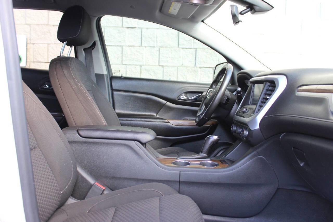 Used 2018 GMC Acadia SLE image 17