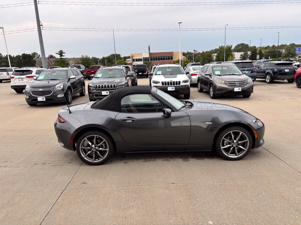 Used 2023 MAZDA MX-5 Miata Grand Touring RWD image 4