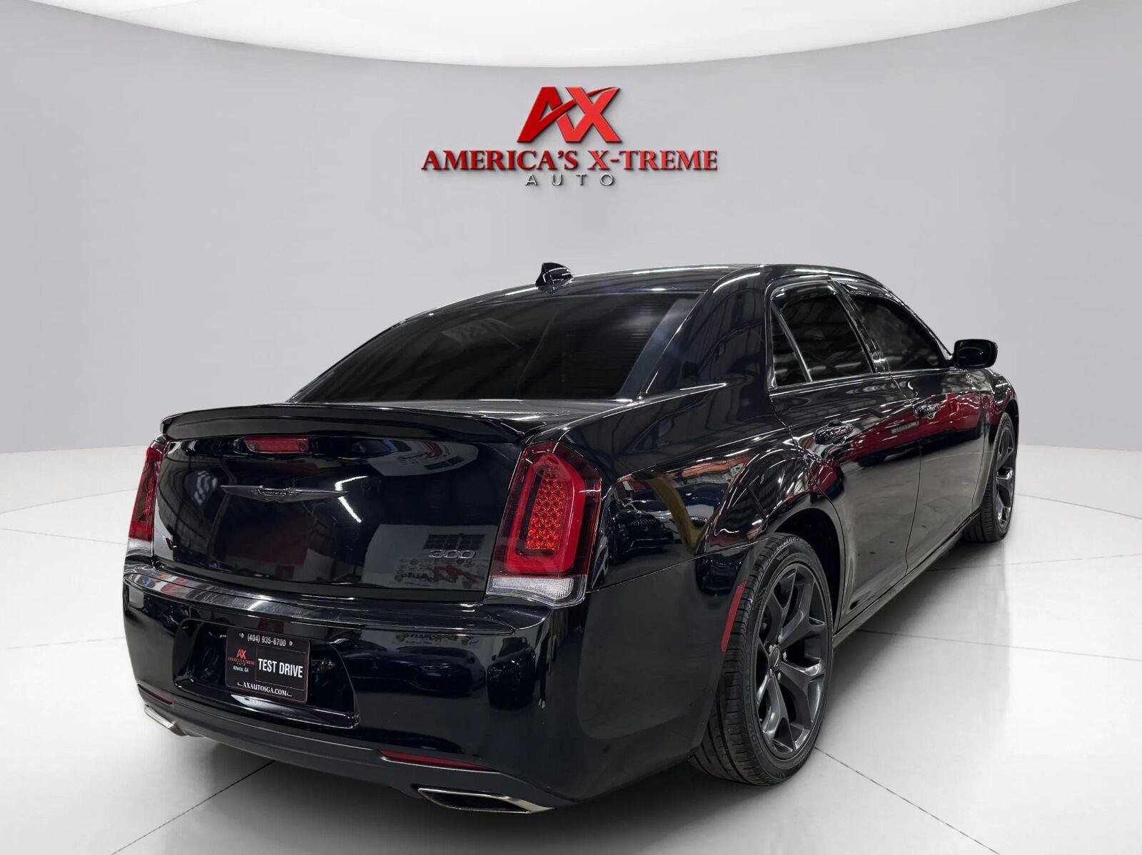 Used 2022 Chrysler 300 Touring w/ Sport Appearance Package RWD image 8